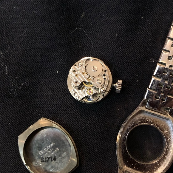 Caravelle by bulova watch simple but elegant - Picture 11 of 12